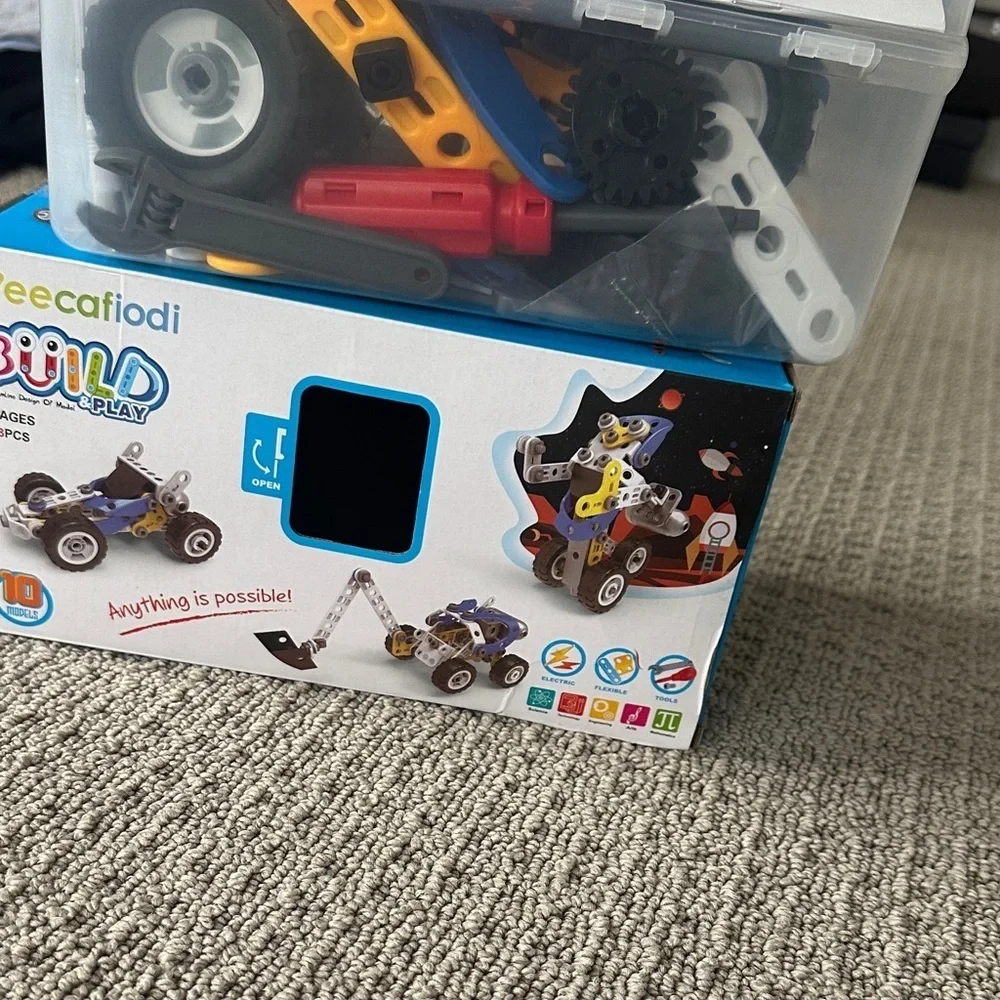 Build & Play Construction Set - Blue and Yellow